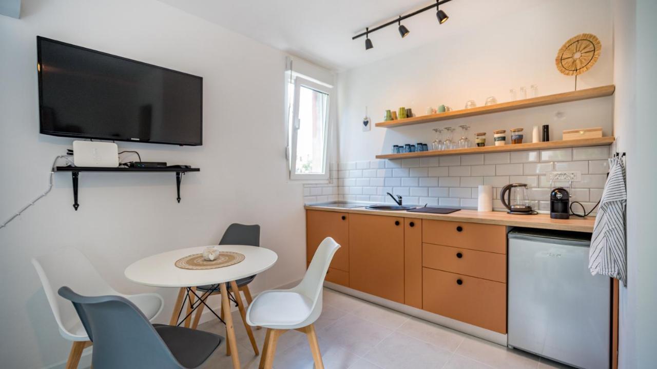 Cozy Apartment, 10 Minutes Walking Distance From The Old Town Kotor Exteriör bild
